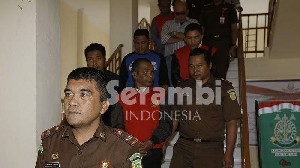 Jaksa  Tahan Empat Tersangka Korupsi Alat Penangkap Hama